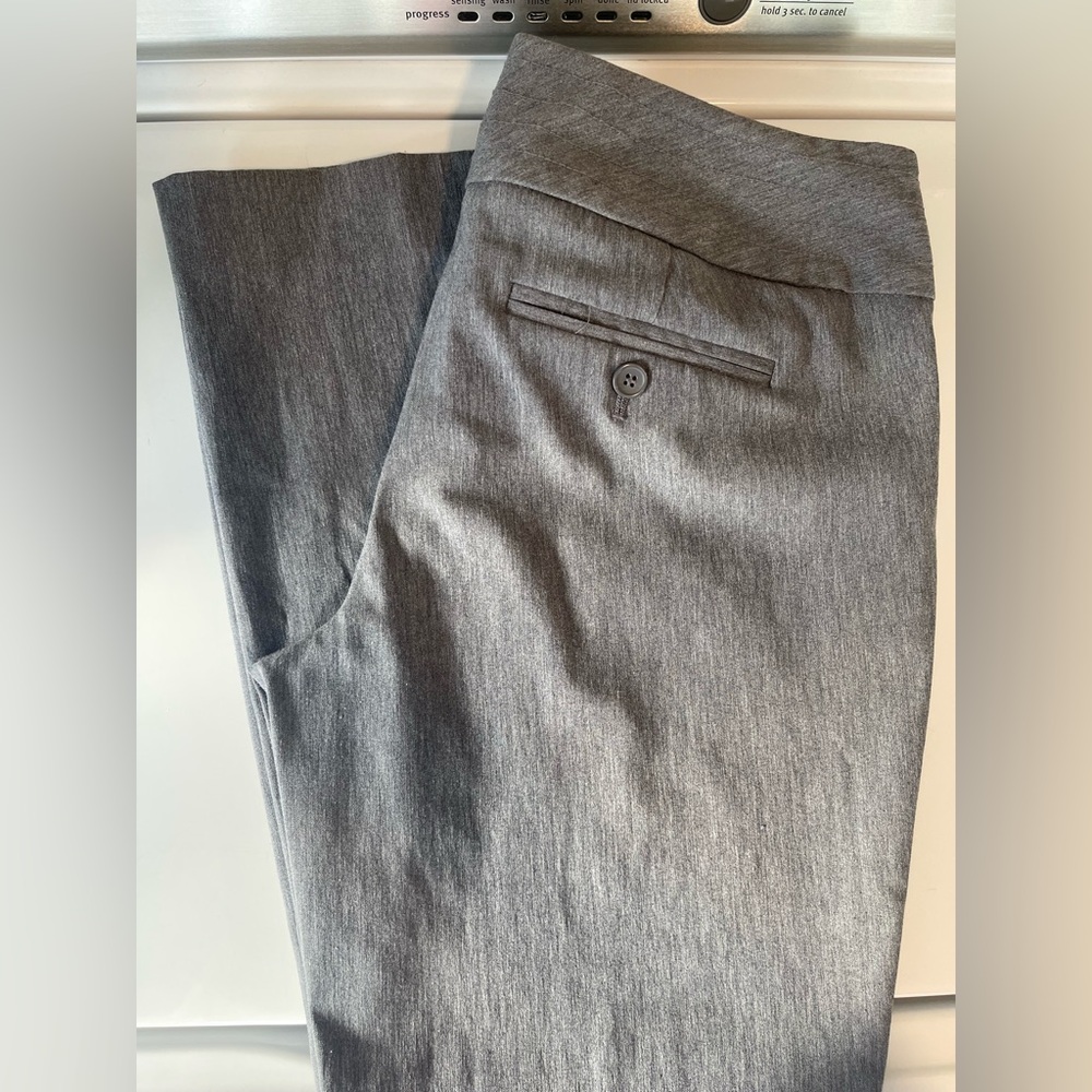 The Limited “Exact Stretch” Low Rise Dress Pants (size 6R)